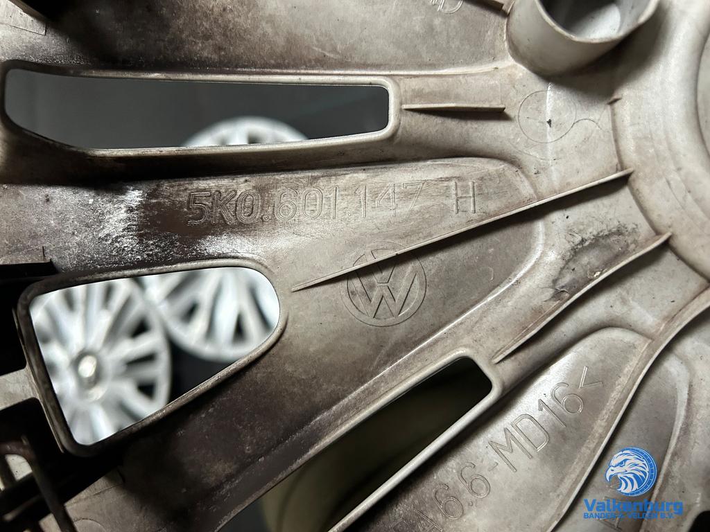ORIGINELE VW Golf 6 5K wieldoppen 15 inch, Gebruikt, -, Verzenden, -