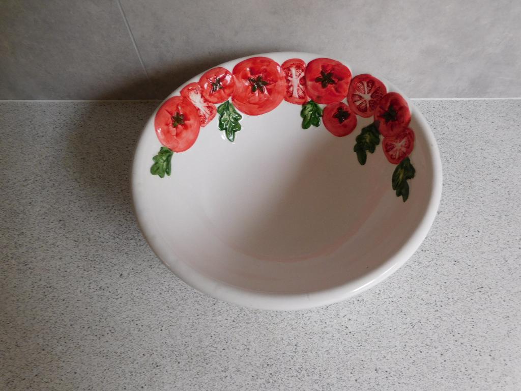 Schaal Rond 26,5x10 cm. Tomaat Made in Italy, Keramiek, Ophalen of Verzenden, Overige stijlen, Schaal of Schalen