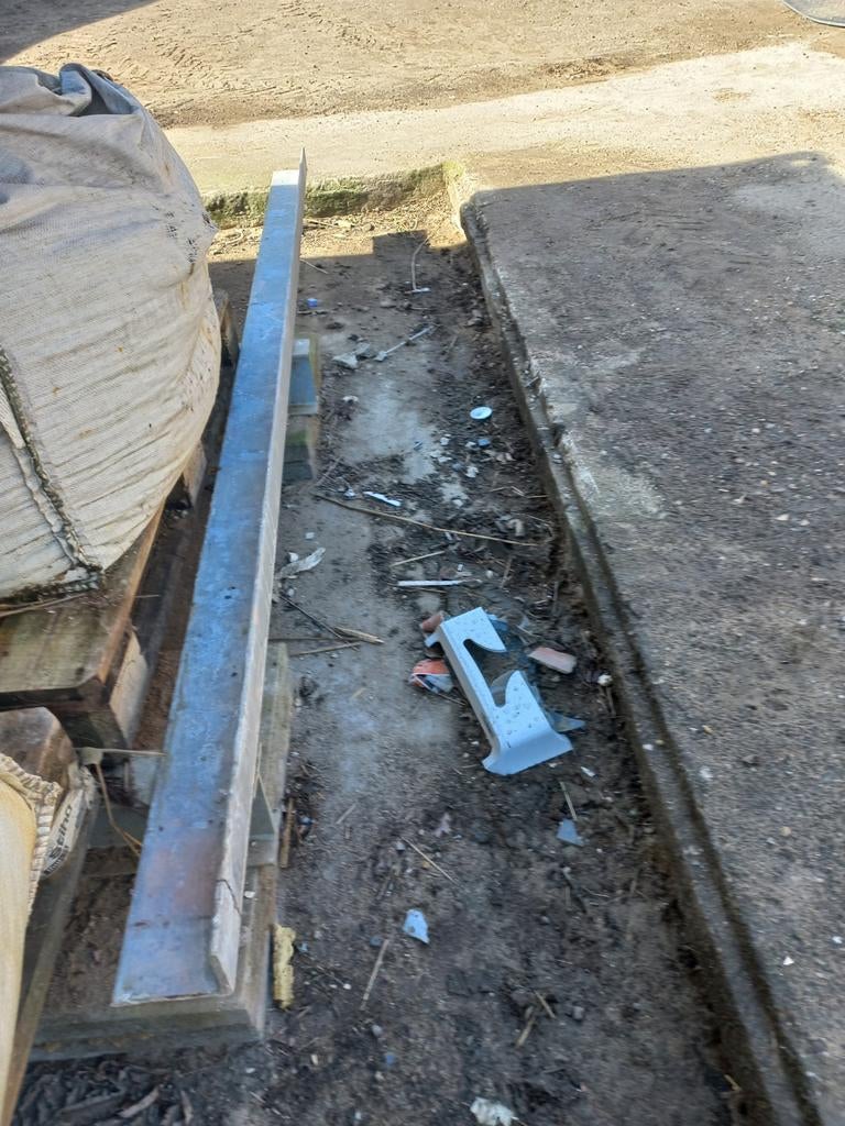 Stalen hoeklijn 280/12,5/8 cm dik 10 mm, Ophalen of Verzenden