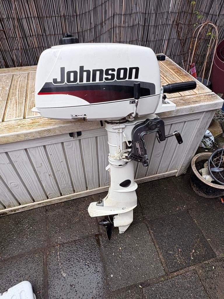Johnson 5 PK Buitenboordmotor ,2-takt Kortstaart, Loopt Goed, Ophalen, 5 tot 10 pk, Zo goed als nieuw, Buitenboordmotor