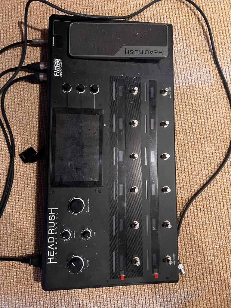 Headrush Pedalboard set met 2x FRFR-112 speakers en statieve, Ophalen, Zo goed als nieuw, Multi-effect