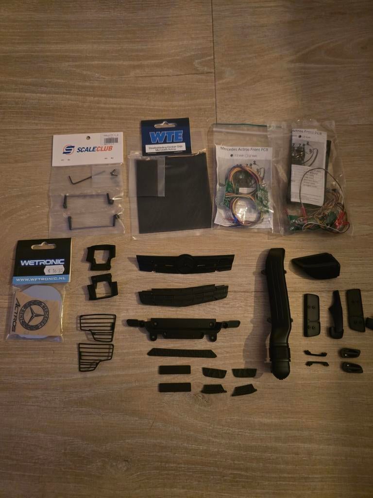 Tamiya 1:14 Mercedes Arocs/Actros onderdelen, Groter dan 1:32, Nieuw, Ophalen of Verzenden, Truck