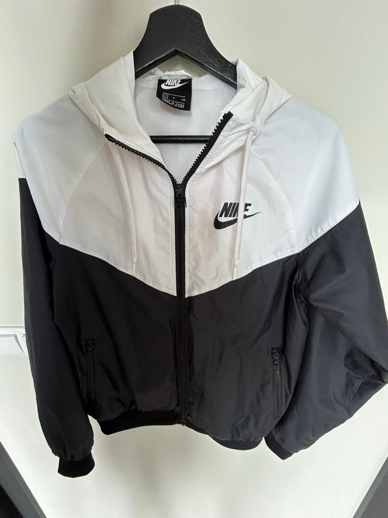 Nike Windrunner Jack dames maat S zwart/wit, Ophalen of Verzenden, Zo goed als nieuw, Maat 36 (S), Zwart