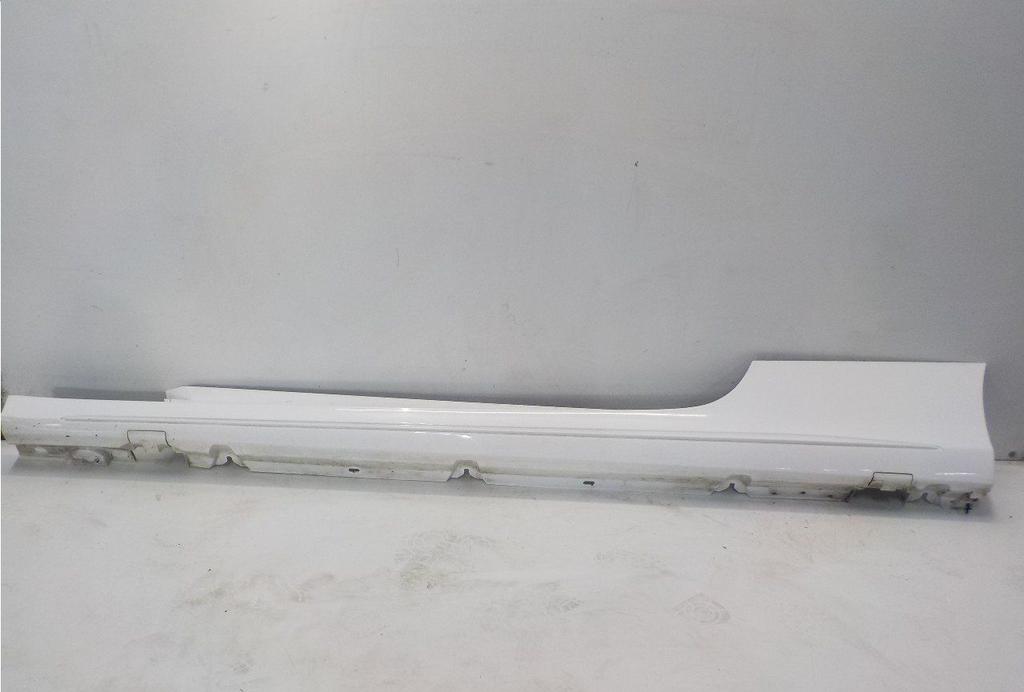 Sideskirt links Mercedes-Benz C-Klasse, Auto-onderdelen, Onderdelen@venauto.nl, Van der Ven Autorecycling B.V., Gebruikt, Ettenseweg 76, 4706 PB Roosendaal, The Netherlands