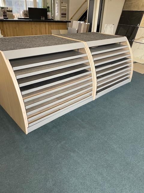 tegelkast, Ophalen, Zo goed als nieuw