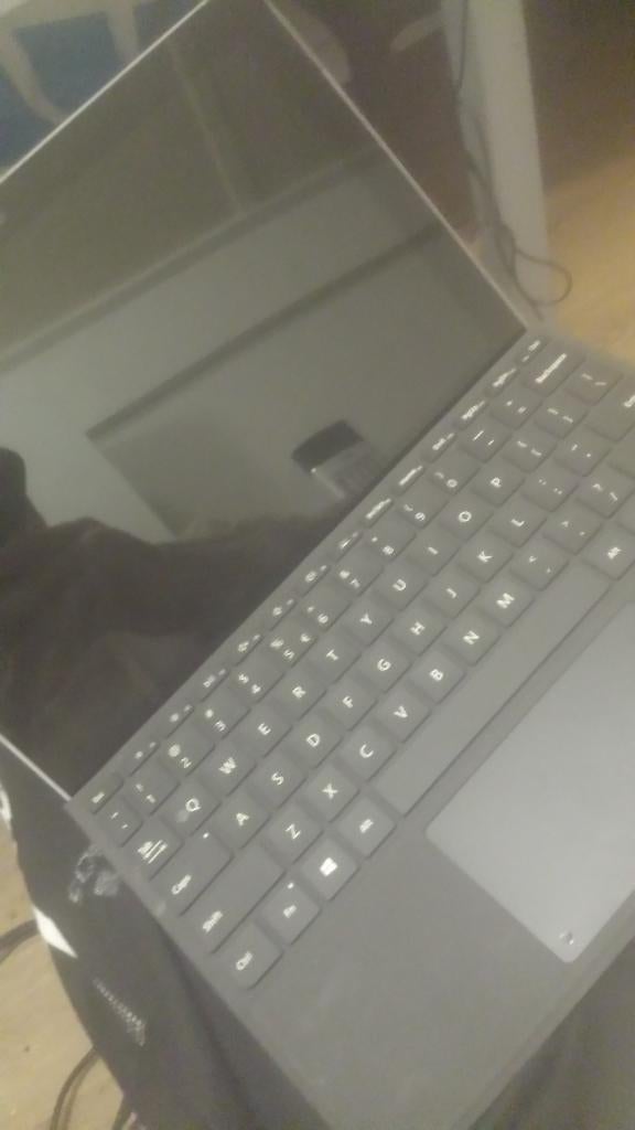 Microsoft Surface Go 2, Computers en Software, Windows Tablets, 10 inch, Ophalen of Verzenden, Zo goed als nieuw, Samsung