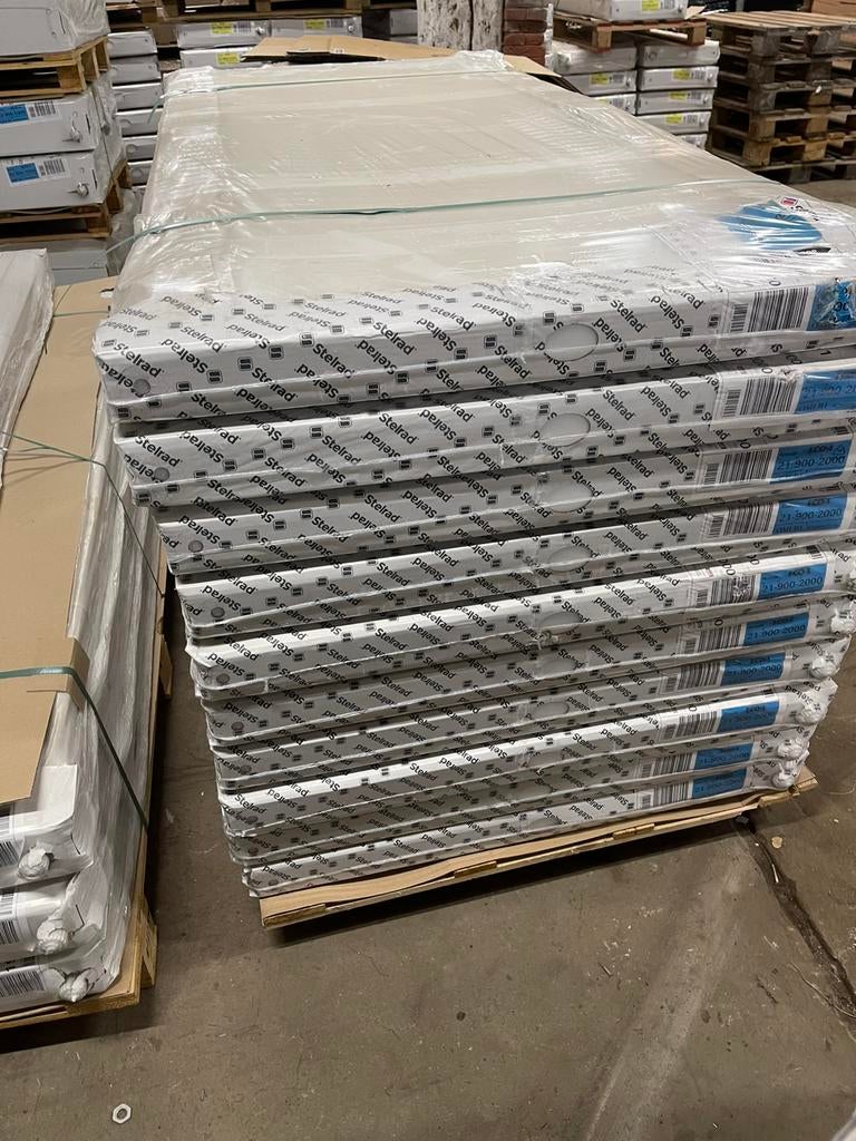 10 radiatoren 90 cm hoog en 200 cm breed t21 nieuw moet weg, Radiator, Nieuw, Minder dan 60 cm, Ophalen of Verzenden