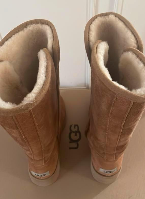 Prachtige nieuwe UGG laarzen suede waterproof maat 39, Ophalen of Verzenden, Nieuw, Bruin, Hoge laarzen