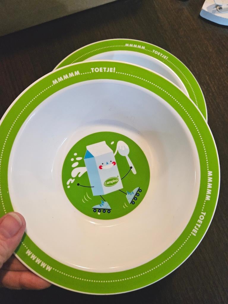 Drie Campina 'Toetje!' melamine baby kommen - zgan en gratis, Huis en Inrichting, Keuken | Servies, Ophalen, Overige materialen