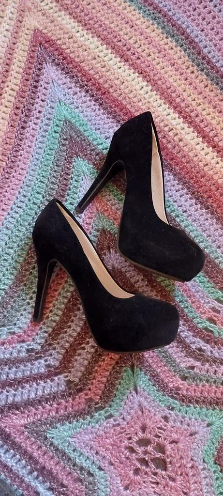 Zwarte velvet hakken, maat 40, Kleding | Dames, Ophalen, Zo goed als nieuw, Zwart