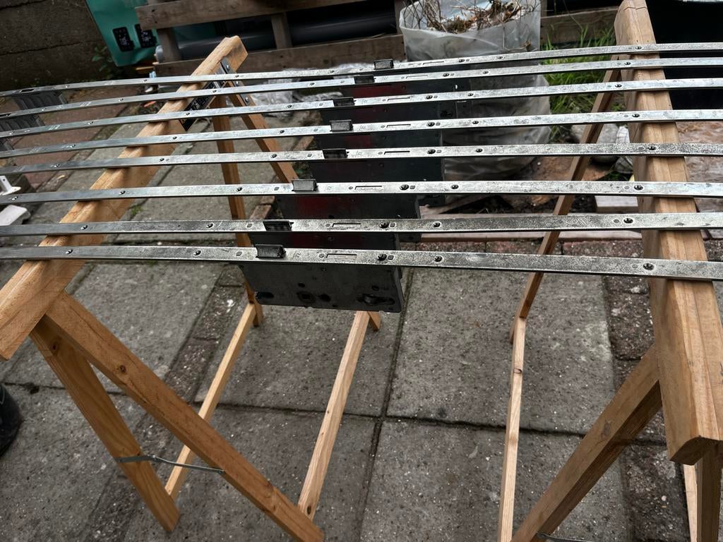 Meerpuntsluiting - Diverse modellen beschikbaar, Ophalen, Gebruikt, IJzer, Slot