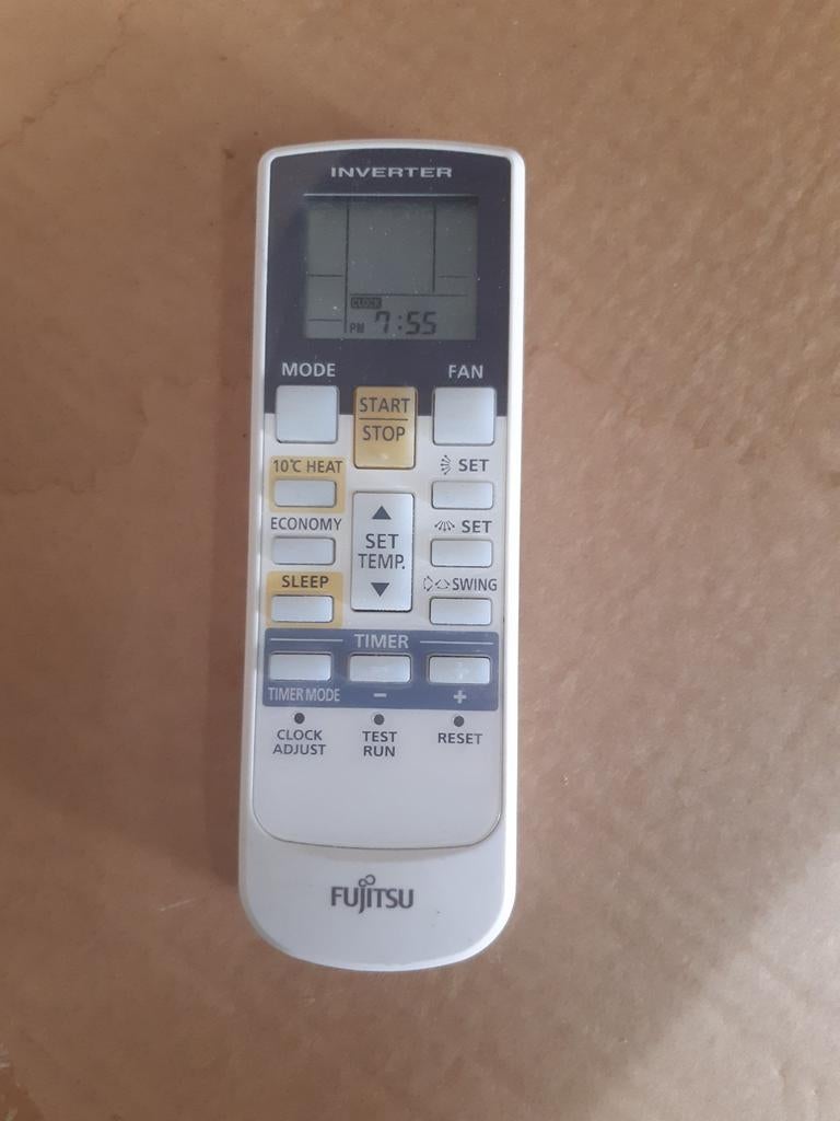 Fujitsu. 10/12 kw en 8/9 kw warmtepomp inverter splitunit., Ophalen, Zo goed als nieuw