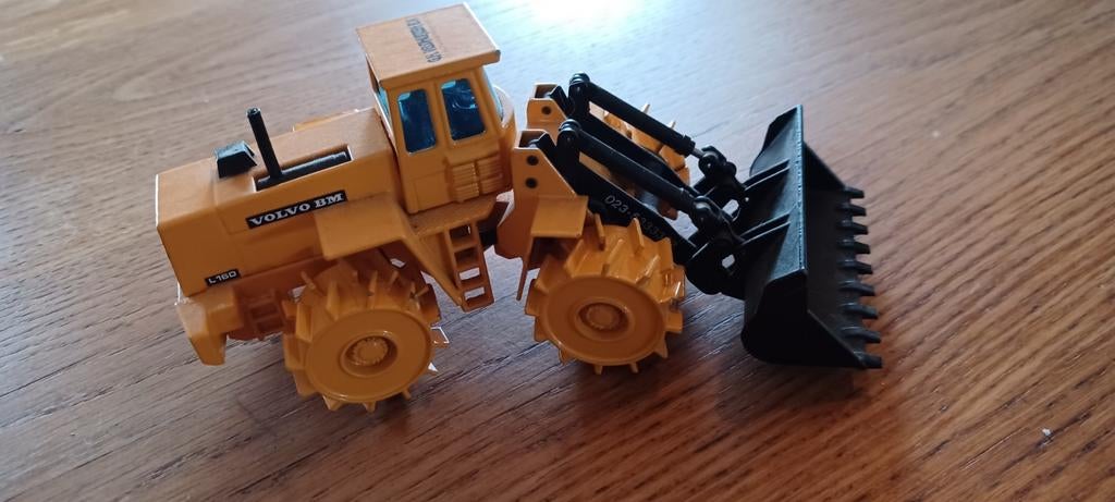 Volvo L160 Speelgoed Loader - Klassieker!, Hobby en Vrije tijd, Modelauto's | 1:50, Ophalen of Verzenden, Gebruikt, Hijskraan, Tractor of Landbouw