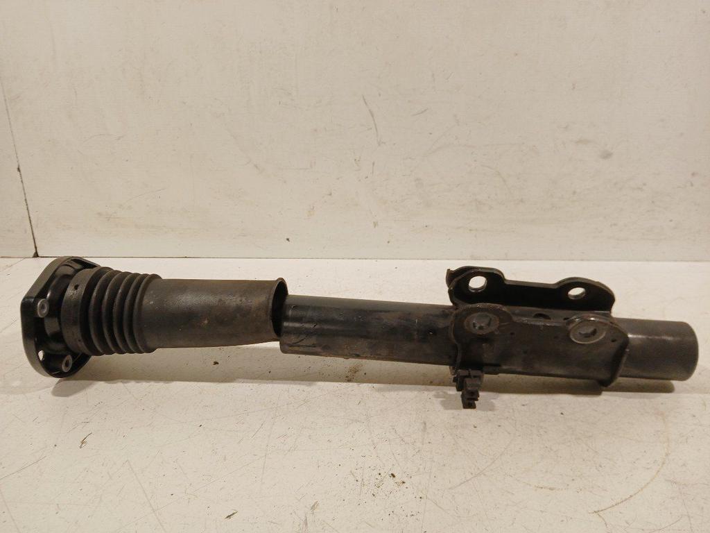 Schokbreker rechts voor Mercedes-Benz Sprinter, Onderdelen@venauto.nl, Van der Ven Autorecycling B.V., Gebruikt, Ettenseweg 76, 4706 PB Roosendaal, The Netherlands