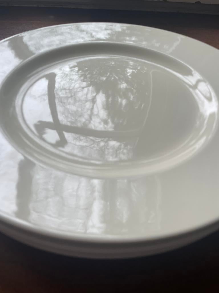 Wedgwood PLAIN IVORY dinerborden, Ophalen of Verzenden, Zo goed als nieuw, Bord(en), Wedgwood