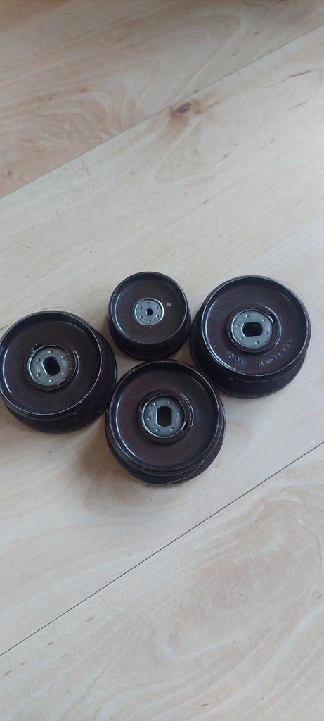 Pelican 100 en 50 reservespoelen, bruine versie., Ophalen of Verzenden, Molen