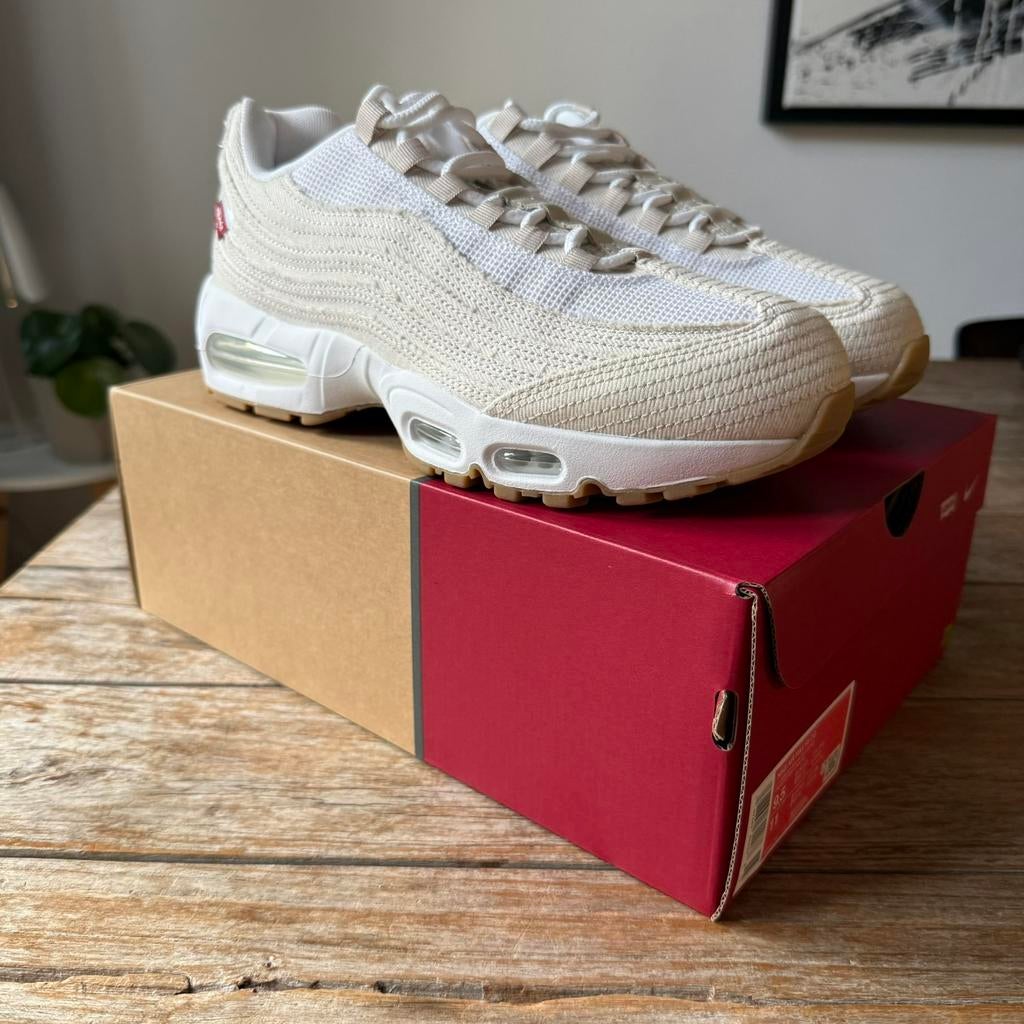 Nike Air Max 95 x Levi’s white ecru maat 43, Wit, Nieuw, Ophalen of Verzenden, Sneakers of Gympen