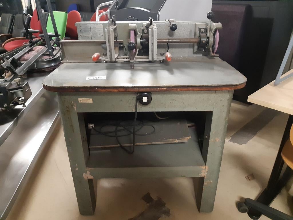 Slijpbank slijpmachine voor o.a. schaatsen, Sport en Fitness, Schaatsen, Info@tommysmit.nl, Gebruikt, Overige typen, 7008AR