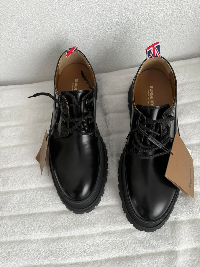 Nieuwe orjineel burberry schoenen, Kleding | Heren, Schoenen, Zwart, Nieuw, Ophalen of Verzenden, Sneakers of Gympen