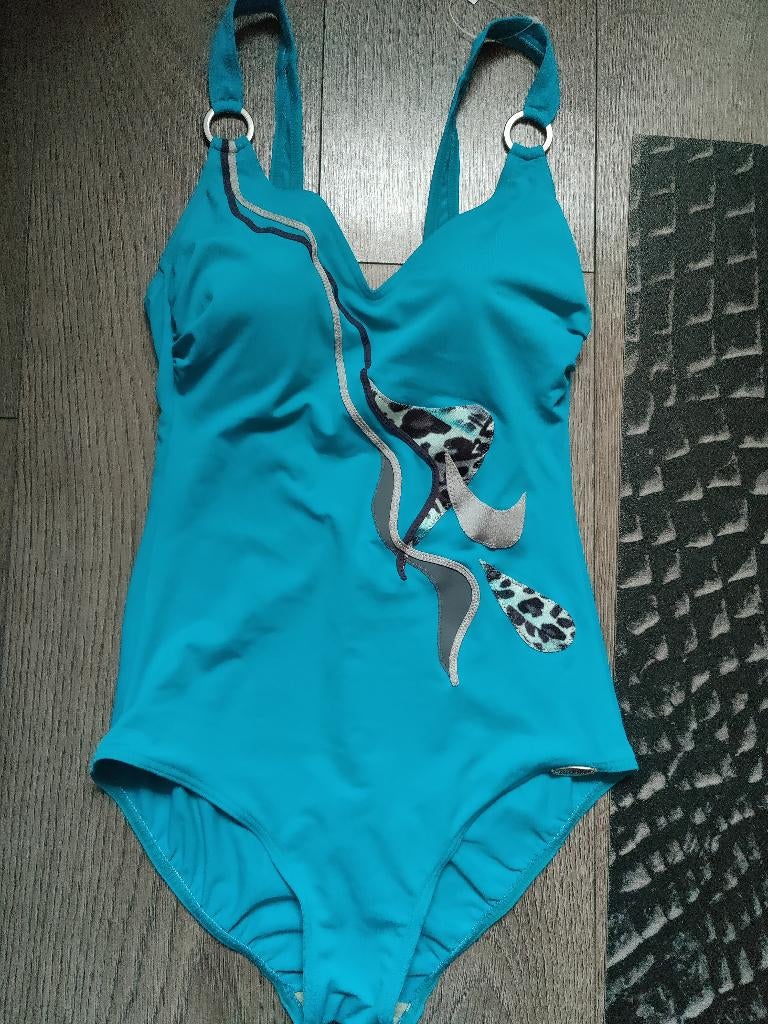 MAAT 40 B  NIEUW BADPAK VAN DUUR MERK SUNFLAIR, Kleding | Dames, Verzenden, Nieuw, Blauw, Badpak