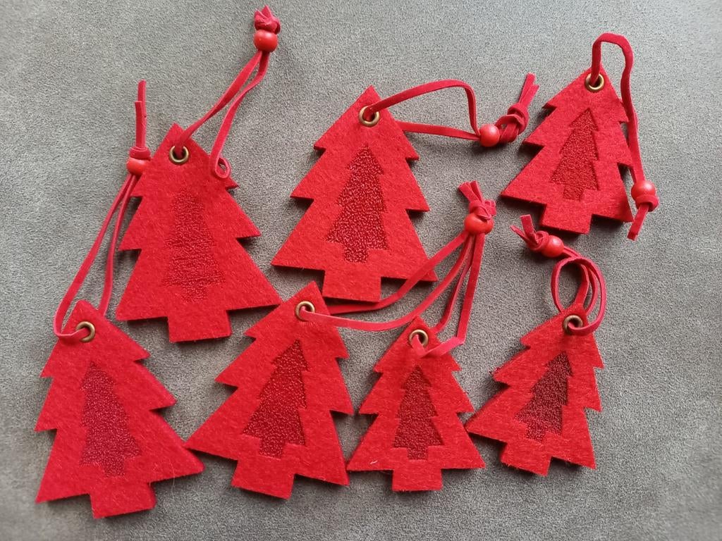 Mooie vilten hangers
- kerstboompjes, Diversen, Kerst, Ophalen of Verzenden, Zo goed als nieuw