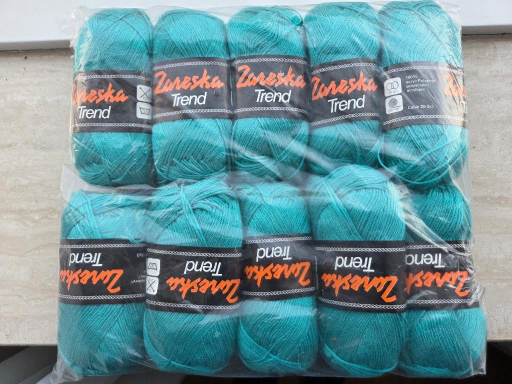 10 bollen wol, groen, NIEUW, Hobby en Vrije tijd, Breien en Haken, Ophalen of Verzenden, Zo goed als nieuw, Breien of Haken, Wol of Garen