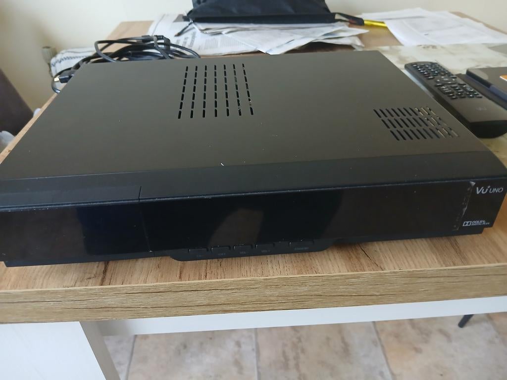 UNO tuner optie : DCB- C/T Hybride, Audio, Tv en Foto, Ophalen of Verzenden