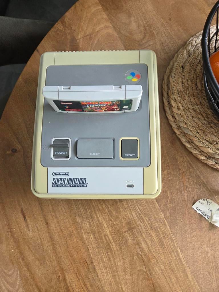 Super Nintendo met 4 spelletjes 3x donkey Kong en Super Mari, Spelcomputers en Games, Spelcomputers | Nintendo Super NES, Ophalen of Verzenden