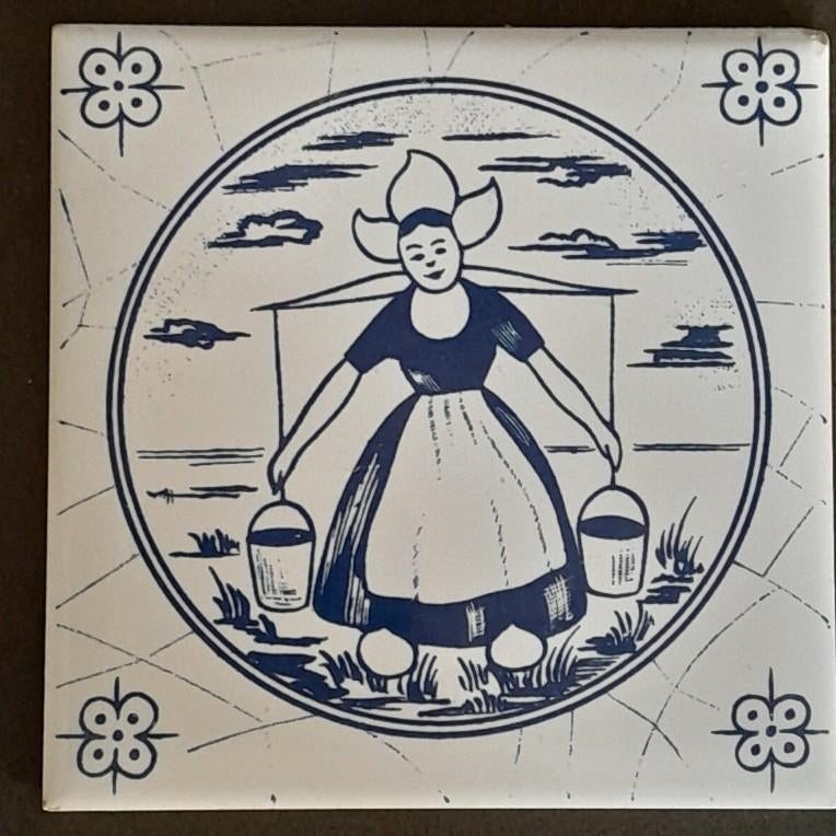 Tegeltje (zeeuws) meisje met juk, Ophalen of Verzenden