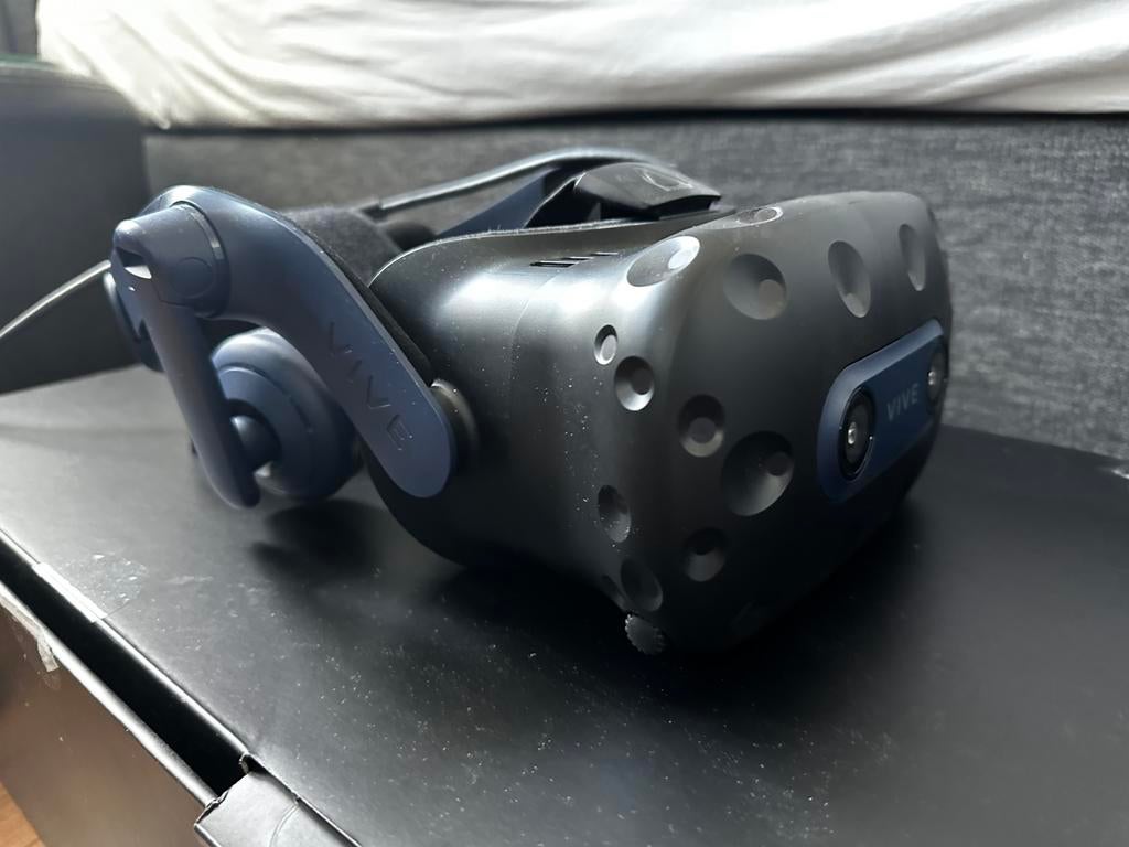 HTC Vive Pro 2 Full Kit / vr bril (met garantie), Ophalen of Verzenden, Zo goed als nieuw