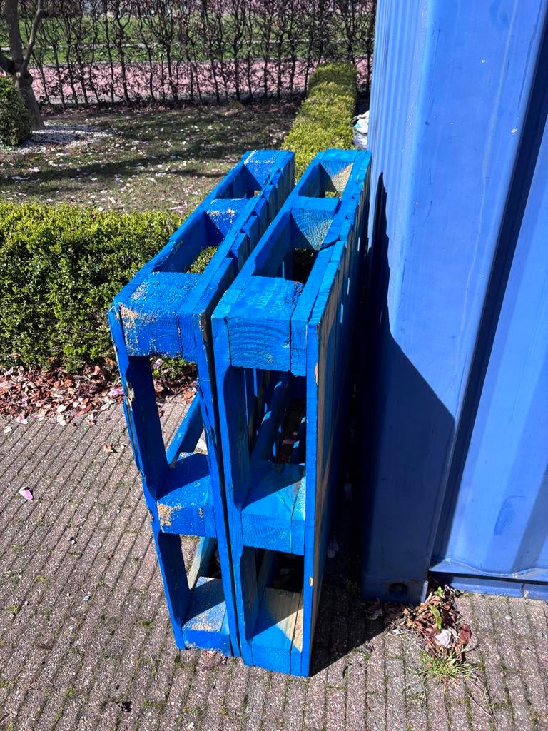 2 blauwe Epal pallets, Ophalen