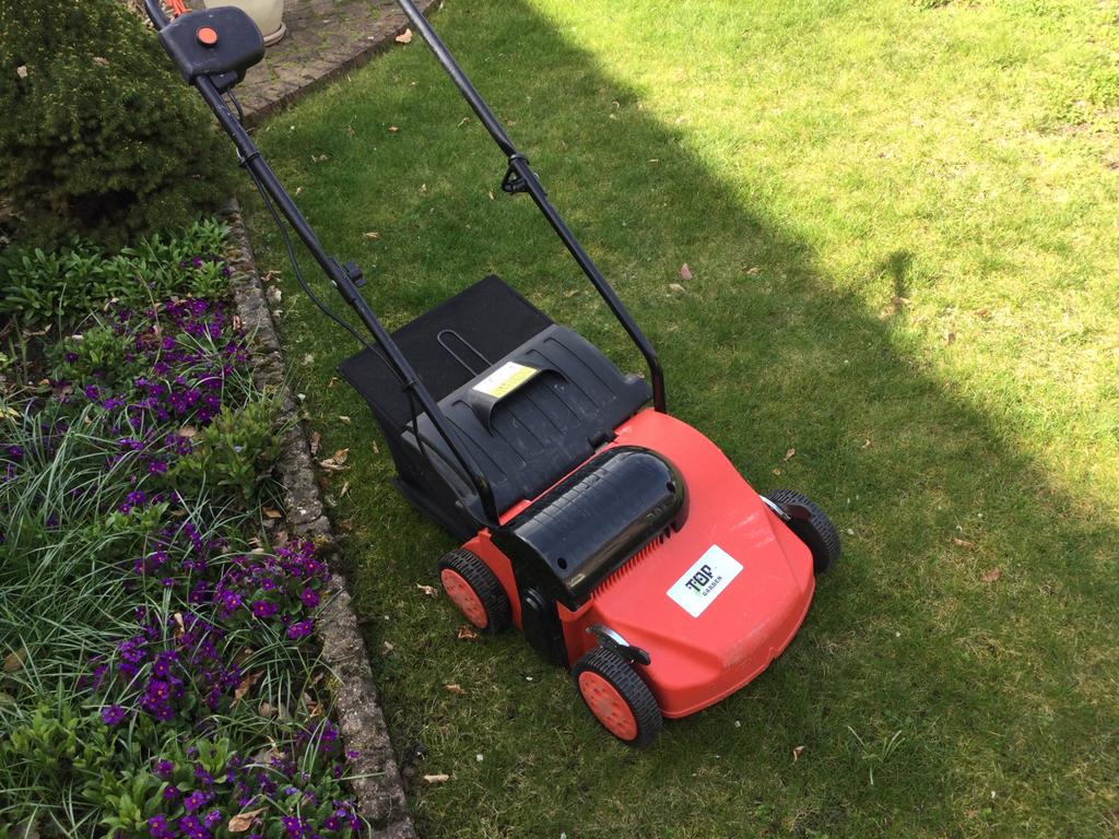 Merk Topgarden elektrisch verticuteermachine, Ophalen, Gebruikt