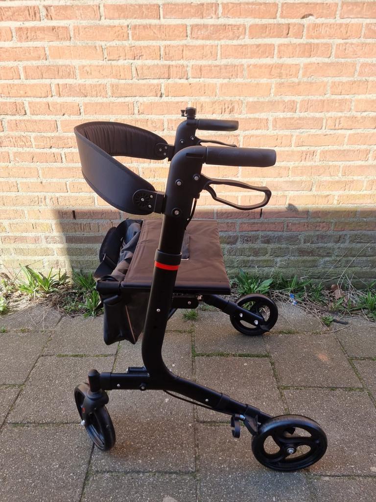 Rollator in goede staat, Ophalen, Opvouwbaar, Zo goed als nieuw