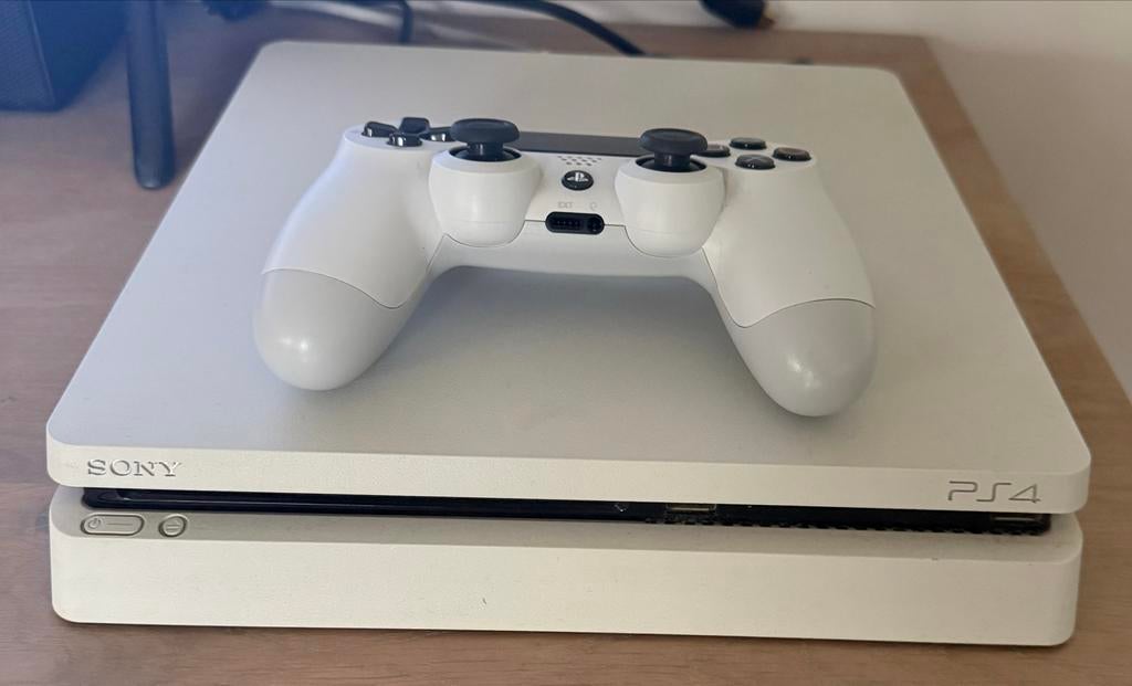 PS4 Slim Glacier White 500GB met 1 controller en 5 games, Spelcomputers en Games, Spelcomputers | Sony PlayStation 4, Ophalen of Verzenden