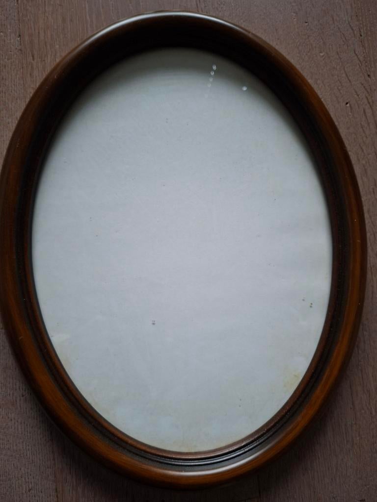 Klassieke ovale fotolijst met donkerbruin kader, Ophalen of Verzenden