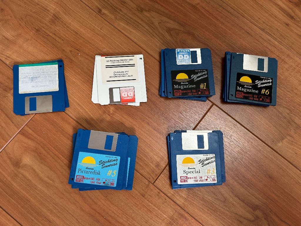 Diverse diskmagazines Stichting Sunrise/Genic voor MSX, Computers en Software, Vintage Computers, Ophalen of Verzenden, MSX