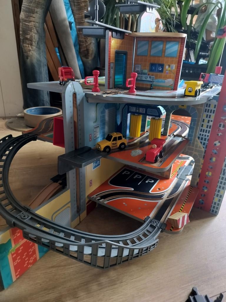 Super mooie garage - treinbaan te koop met vele extra's, Ophalen, Zo goed als nieuw