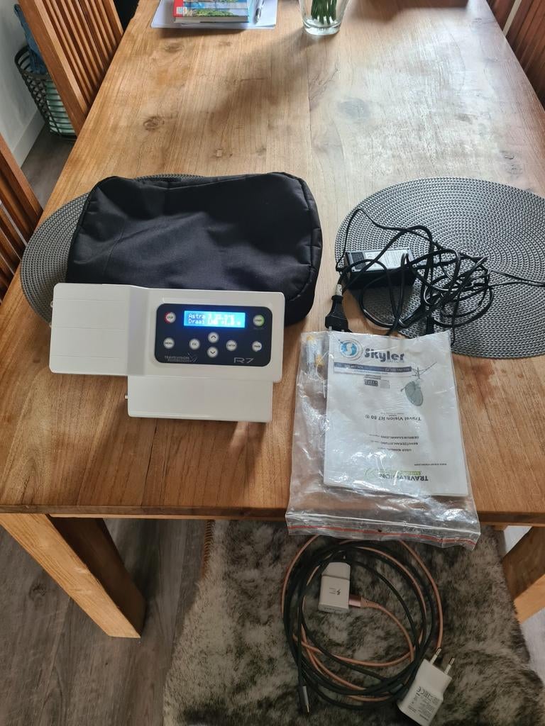 Travelvision R7 schotelantenne met statief en tas met LG tv, Audio, Tv en Foto, Schotelantennes, Ophalen