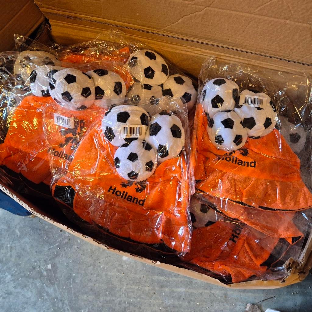 Partij Oranje voetbal hoeden., Ophalen, Oranje of Koningsdag