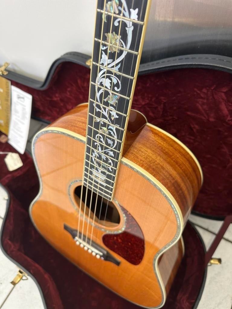 Gibson J45 Vine Koa collectors item zeer zeldzaam, Ophalen, Zo goed als nieuw, Western- of Steelstringgitaar, Met koffer