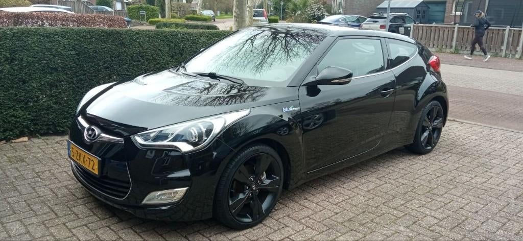 Hyundai Veloster 1.6 met 84000 km !, Auto's, Voorwielaandrijving, 4 cilinders, 4 stoelen, Zwart