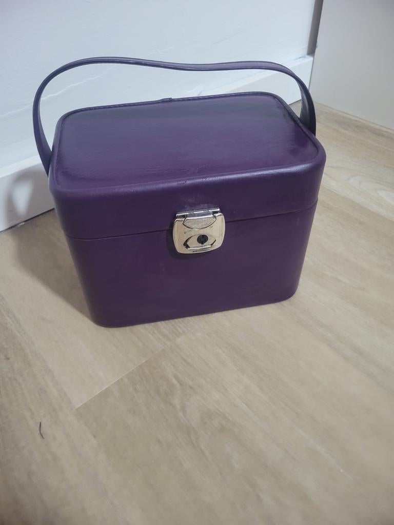 Vintage Paarse Beautycase met Spiegel en Leuke Bekleding, Ophalen of Verzenden, Gebruikt, Paars, Met spiegeltje(s)