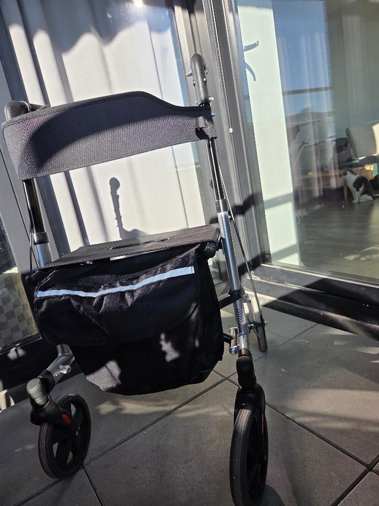 Rollator zo goed als nieuw, Diversen, Ophalen, Opvouwbaar, Zo goed als nieuw