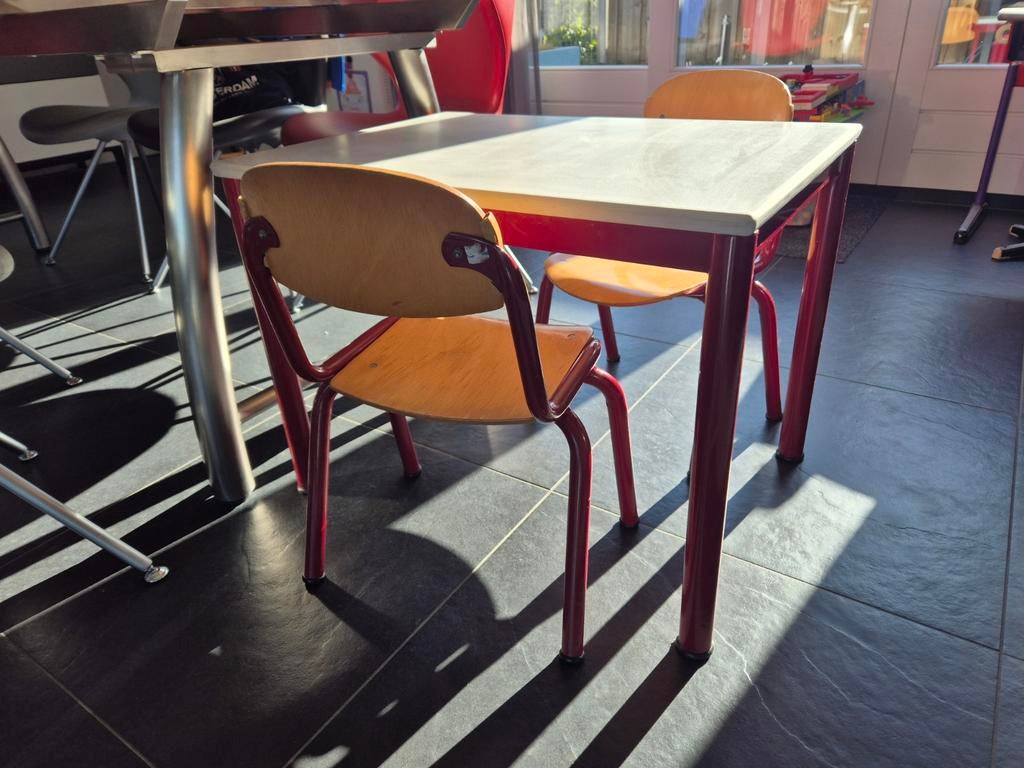 Schooltafeltje met 2 stoeltjes Eromes, Ophalen