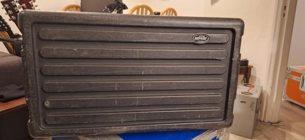 SKB Roto molded 6u shallow case, Muziek en Instrumenten, Behuizingen en Koffers, Ophalen, Gebruikt, Flightcase