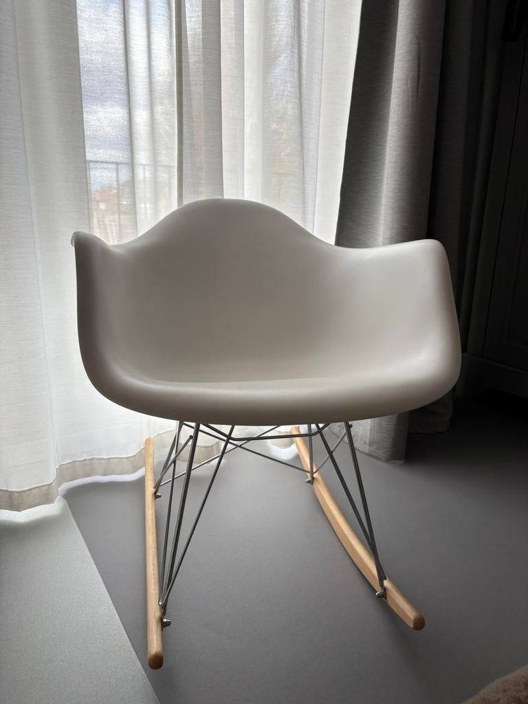 Kuipstoel schommelstoel, Ophalen, Zo goed als nieuw, Wit, Eén