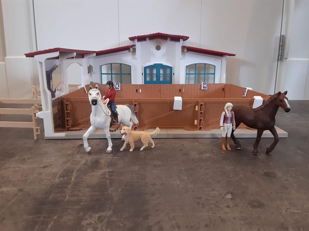 Te koop schleich paarden rijhal met accessoires, Ophalen of Verzenden, Gebruikt