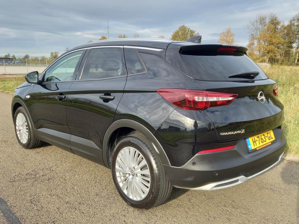 Opel Grandland X 1.2 Turbo Business Executive (bj 2020), Voorwielaandrijving, Gebruikt, 1199 cc, Zwart