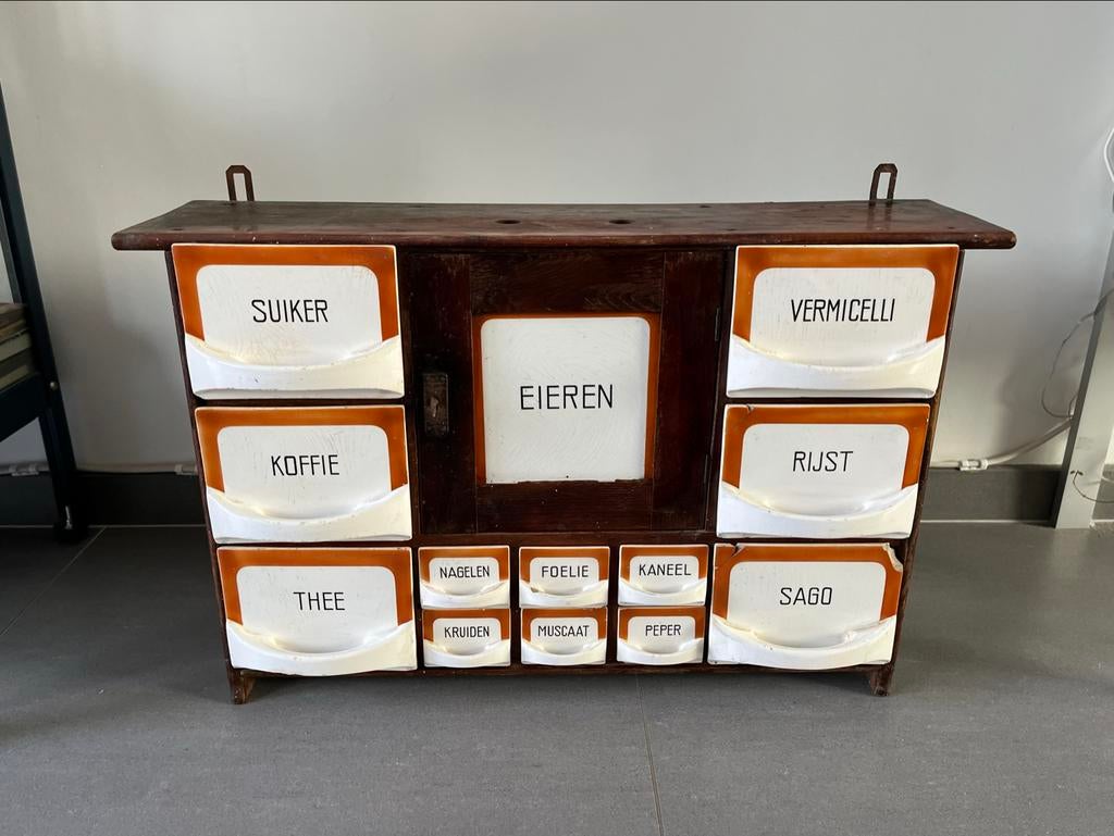 Oud Hollands kruidenkastje met porseleinen lades, Ophalen