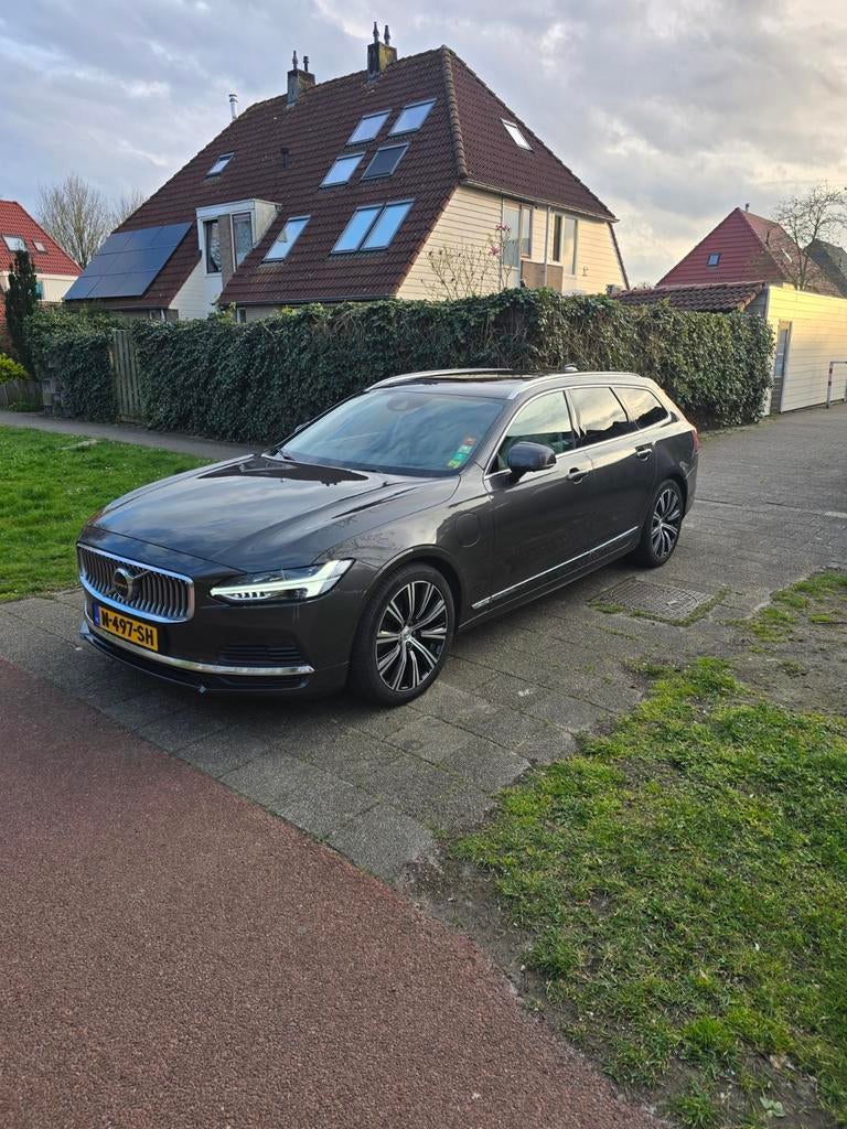 Volvo V90 T6 340pk Plug-in Hybrid Aut AWD 2021 Grijs, Auto's, Volvo, Automaat, V90, 1969 cc, Vierwielaandrijving